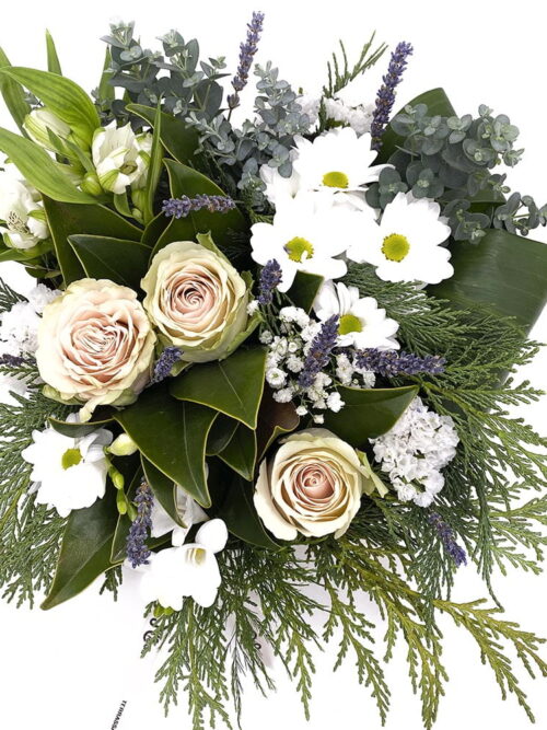 Ramo de flores de color blanco