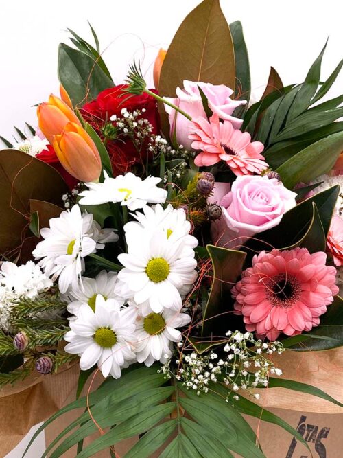 ramo de flores variado en base ecológica