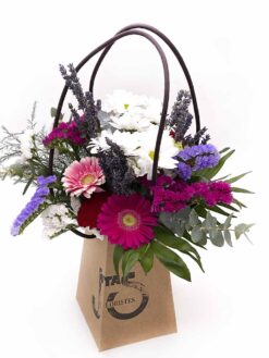 Bag Margaritas. práctico jarrón de cartón 100% reciclado con unas prácticas asas en forma de bolso para poder facilitar su transporte