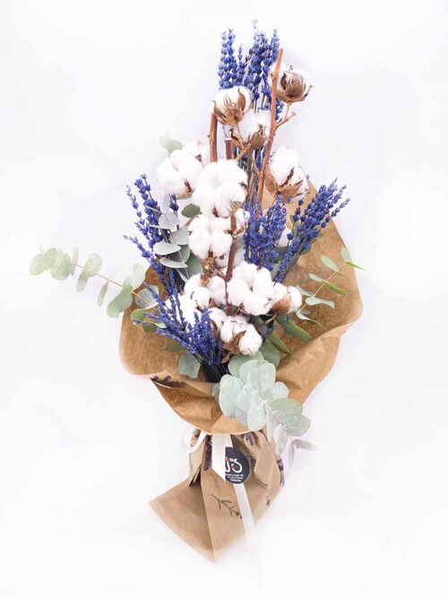 Cotton, Un ramo de flores de algodón naturales preservadas acompañado de unas aromáticas flores de lavanda muy perfumadas