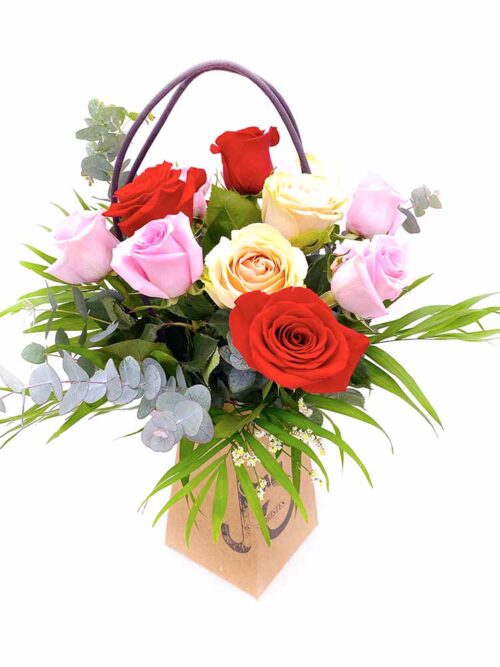 ramo de rosas de colores , sant jordi, sant valentin y dia de la madre
