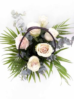 Ramo de 6 rosas blancas en jarron ecológico listo para llevar a domicilio