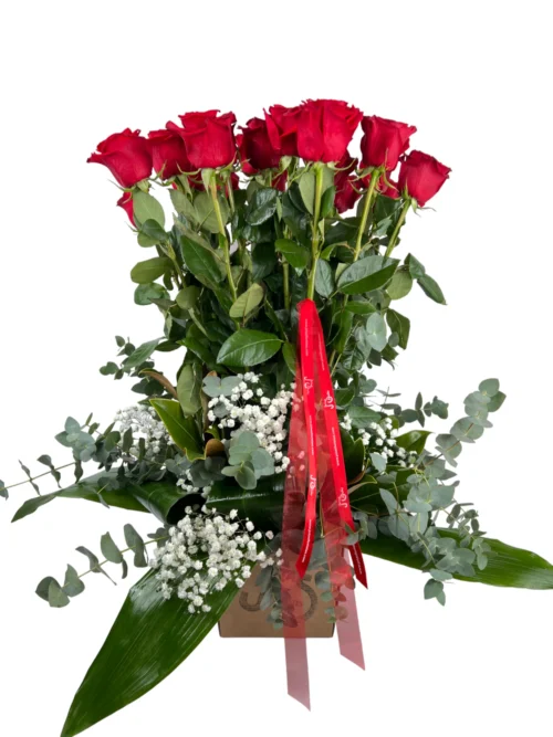 Entregamos tu ramo de rosas terrassa a todos los domicilios de Terrassa, Sabadell, Sant Cugat del Valles, Rubí, Sant Quirze del Valles. Ullastrel, Viladecavalls y matadepera. Con tu mensaje personalizado en una tarjeta Gratis.