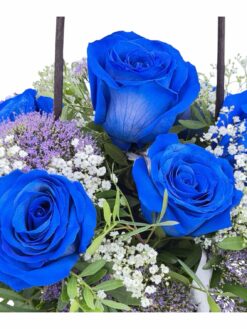Ramo de rosas azules